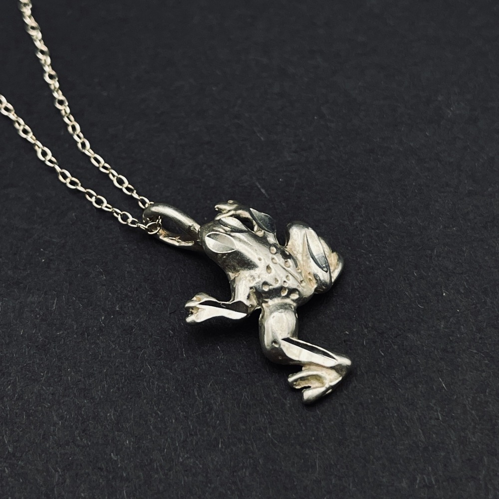 Vintage Sterling Silver Small Frog Charm Necklace Minimalist‎ Jewelry - Picture 4 of 9